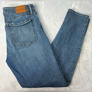 Lucky Brand Women's Skinny Jeans in Medium Blue Denim Size 10